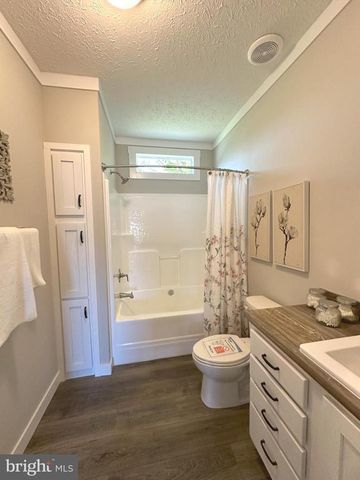 104 HENSON AVE, Louisa, VA 23093