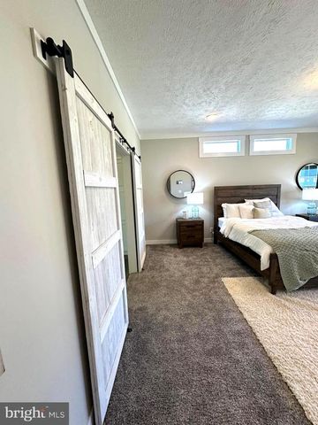 104 HENSON AVE, Louisa, VA 23093