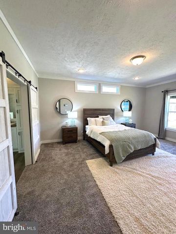 104 HENSON AVE, Louisa, VA 23093