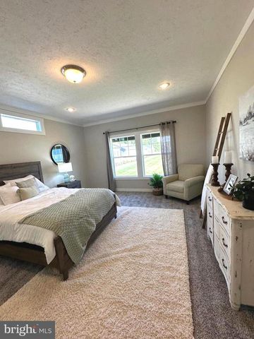 104 HENSON AVE, Louisa, VA 23093