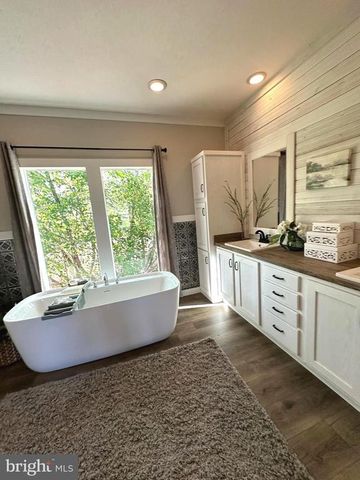 104 HENSON AVE, Louisa, VA 23093