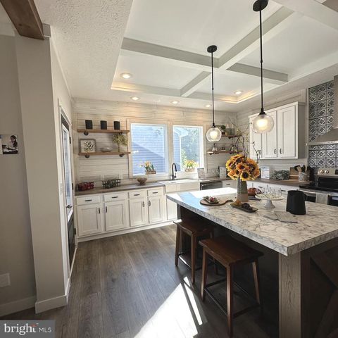 104 HENSON AVE, Louisa, VA 23093