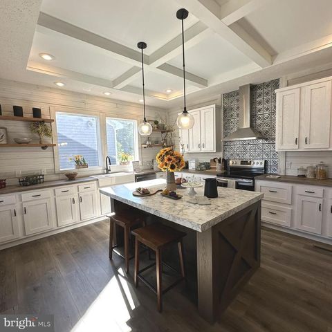 104 HENSON AVE, Louisa, VA 23093