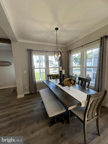 104 HENSON AVE, Louisa, VA 23093