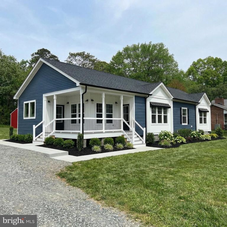 104 HENSON AVE, Louisa, VA 23093