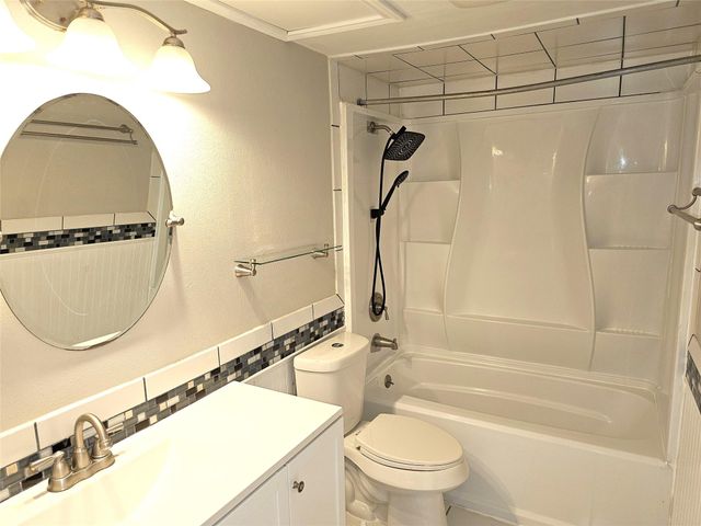 510 Baywood Drive, Seabrook, TX 77586