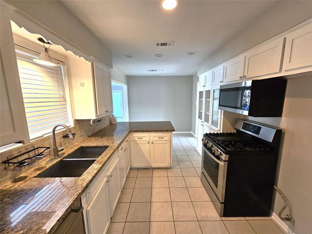 510 Baywood Drive, Seabrook, TX 77586