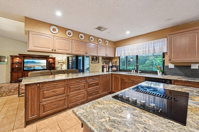 10875 NW 17th Mnr, Coral Springs, FL 33071