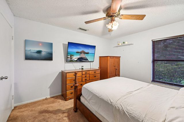 10875 NW 17th Mnr, Coral Springs, FL 33071