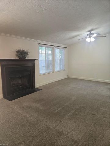 915 Cherry Creek DR, Newport News, VA 23608
