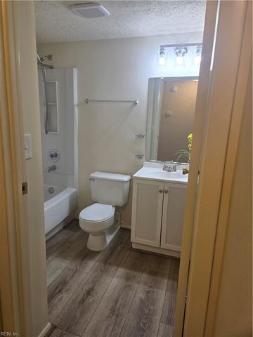 915 Cherry Creek DR, Newport News, VA 23608
