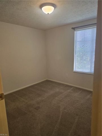 915 Cherry Creek DR, Newport News, VA 23608