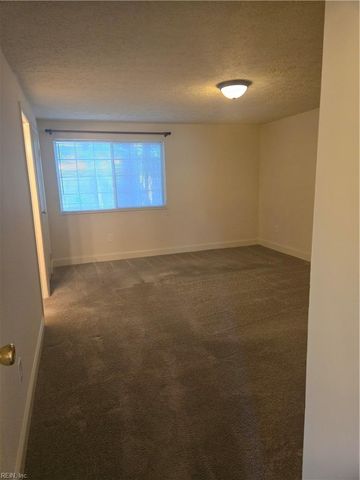 915 Cherry Creek DR, Newport News, VA 23608