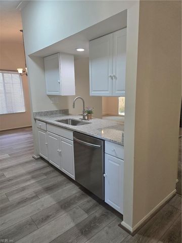 915 Cherry Creek DR, Newport News, VA 23608