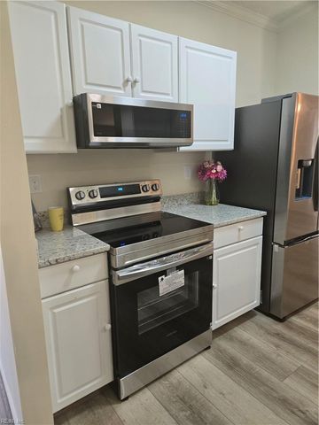 915 Cherry Creek DR, Newport News, VA 23608
