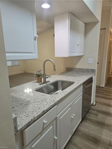 915 Cherry Creek DR, Newport News, VA 23608