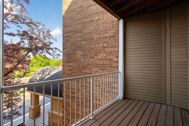 3800 85th Avenue N 220, Brooklyn Park, MN 55443