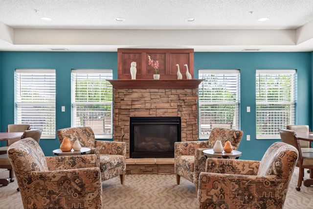 3800 85th Avenue N 220, Brooklyn Park, MN 55443