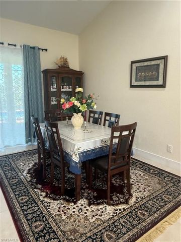 618 SW 31st TER, Cape Coral, FL 33914