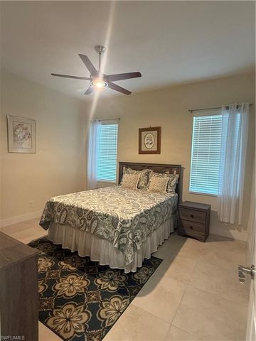 618 SW 31st TER, Cape Coral, FL 33914