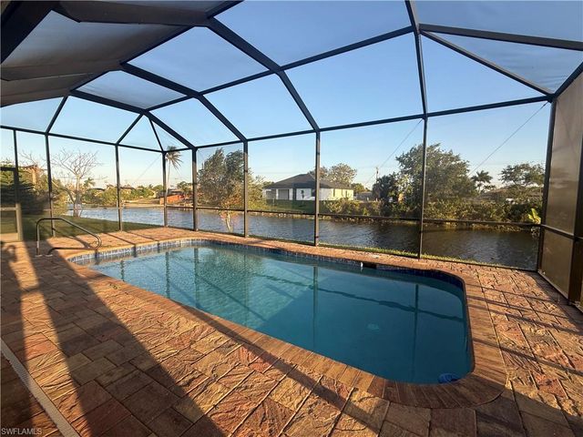 618 SW 31st TER, Cape Coral, FL 33914