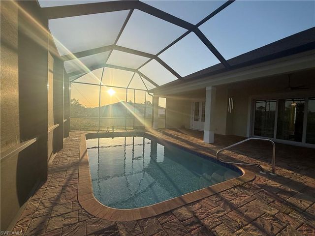 618 SW 31st TER, Cape Coral, FL 33914