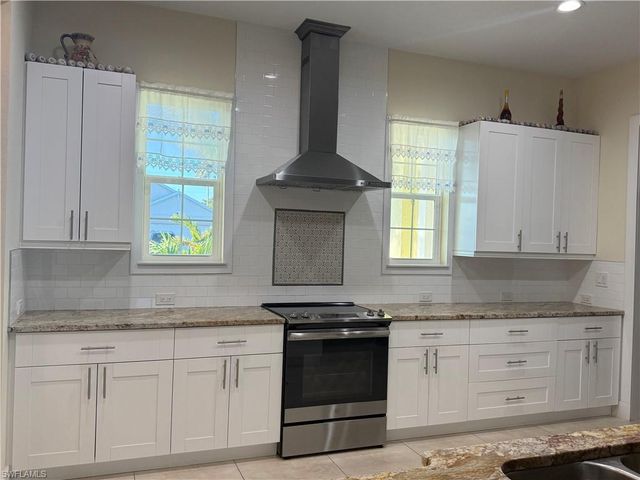 618 SW 31st TER, Cape Coral, FL 33914