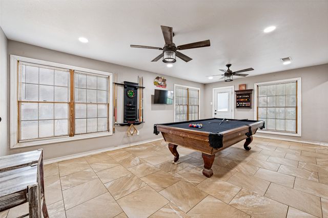 1008 E Russell Avenue, Carrollton, TX 75006