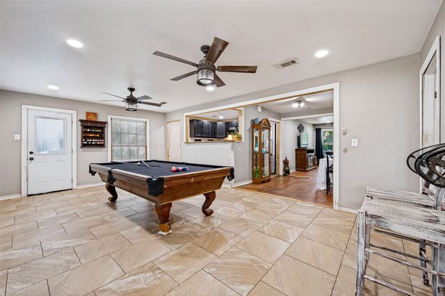1008 E Russell Avenue, Carrollton, TX 75006
