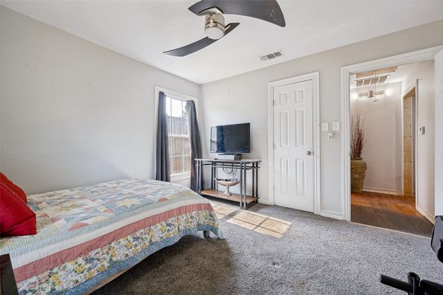 1008 E Russell Avenue, Carrollton, TX 75006