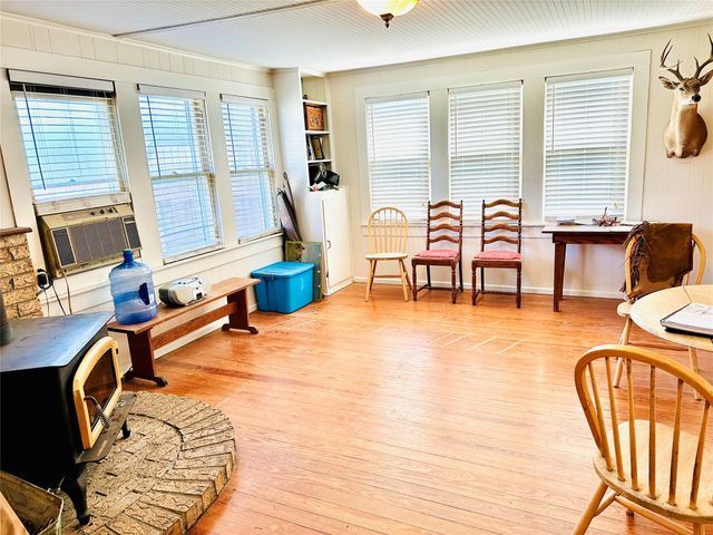 200 N Avenue C, Cross Plains, TX 76443
