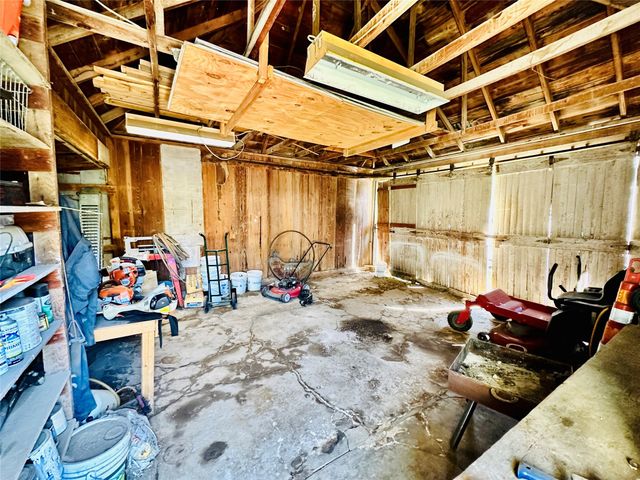 200 N Avenue C, Cross Plains, TX 76443