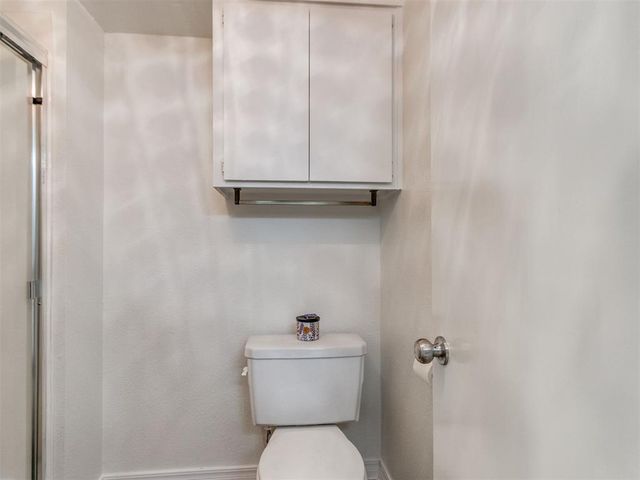 5841 Hefner Village Court, Oklahoma City, OK 73162