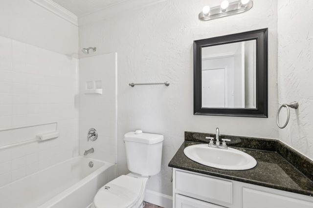 10904 Braemoor Drive, Fort Worth, TX 76052