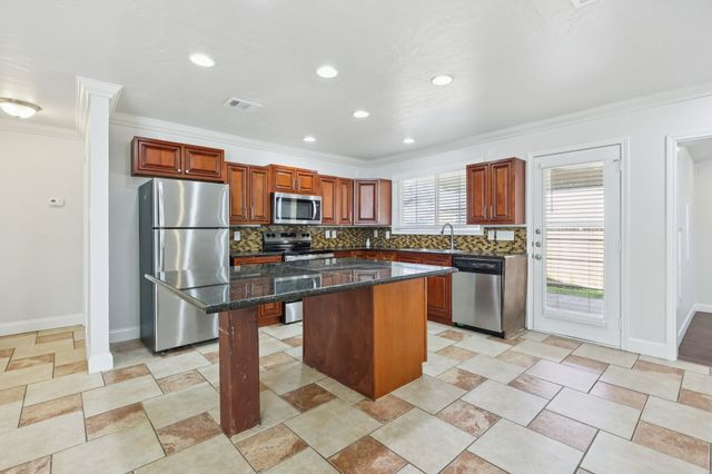 10904 Braemoor Drive, Fort Worth, TX 76052