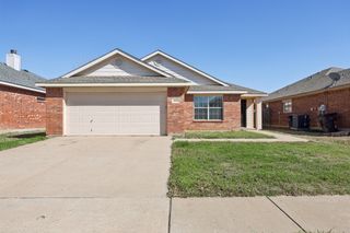 10904 Braemoor Drive, Fort Worth, TX 76052