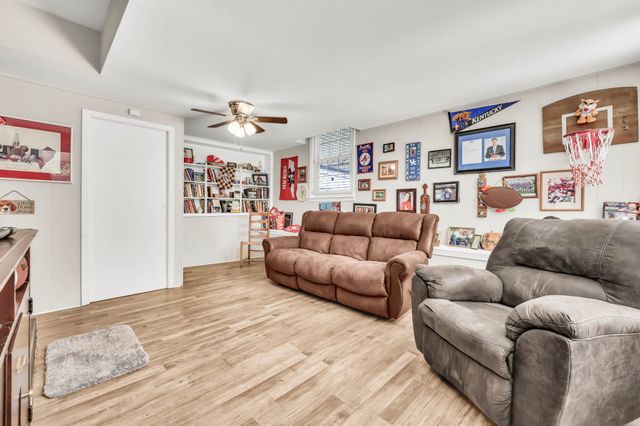 414 Peterson Ln, Clarksville, TN 37040