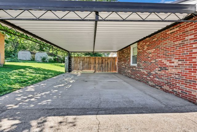 414 Peterson Ln, Clarksville, TN 37040