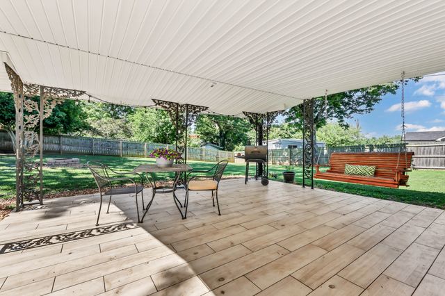 414 Peterson Ln, Clarksville, TN 37040