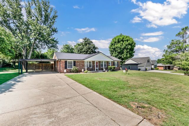 414 Peterson Ln, Clarksville, TN 37040