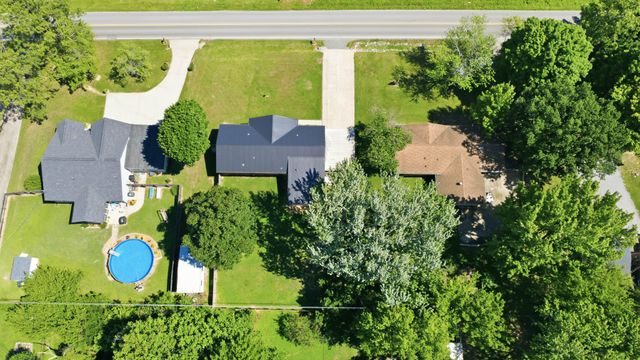 414 Peterson Ln, Clarksville, TN 37040
