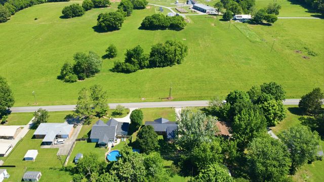 414 Peterson Ln, Clarksville, TN 37040