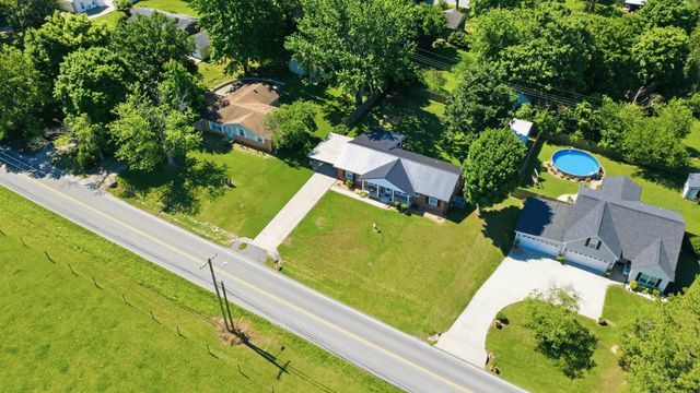 414 Peterson Ln, Clarksville, TN 37040