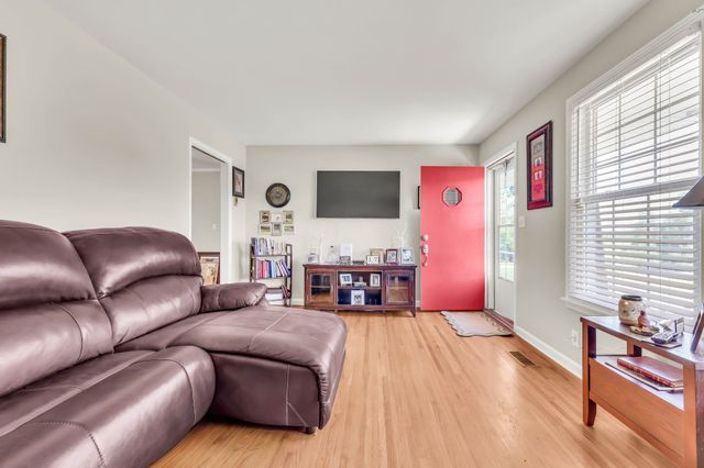 414 Peterson Ln, Clarksville, TN 37040