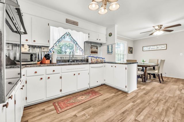 414 Peterson Ln, Clarksville, TN 37040