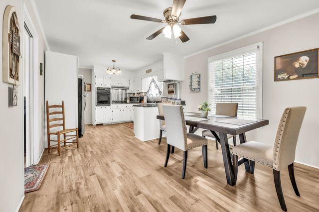 414 Peterson Ln, Clarksville, TN 37040