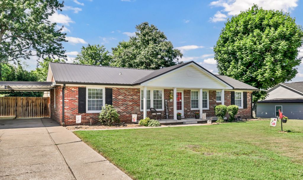 414 Peterson Ln, Clarksville, TN 37040