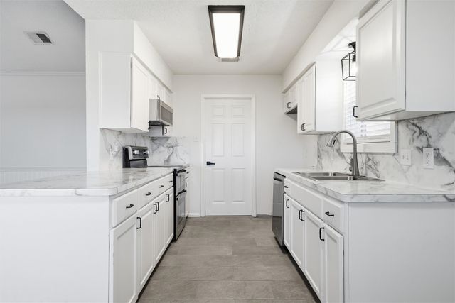 922 Vail Highlands Drive, Hewitt, TX 76643