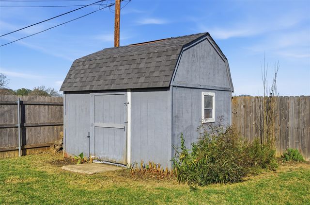 922 Vail Highlands Drive, Hewitt, TX 76643