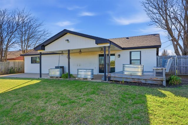 922 Vail Highlands Drive, Hewitt, TX 76643